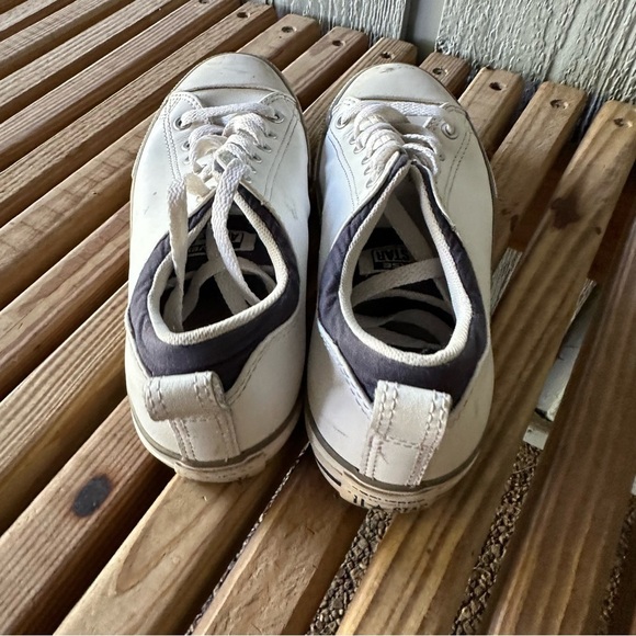 Converse Chuck Taylor All Stars Low Tops White Leather Juniors 5 Sneakers Shoes - Picture 7 of 13